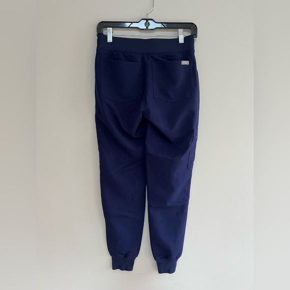 FIGS Women's Zamora Jogger Scrub Pants in Navy Blue, size XXS/P - Picture 4 of 10